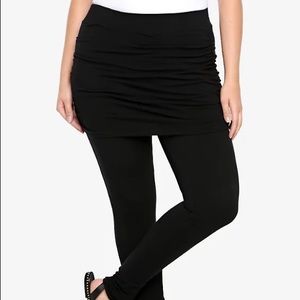 Torrid skirted leggings size 3